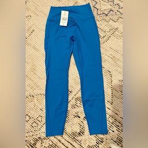 NWT Halara crossover Medium